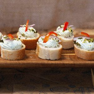 Kanape z bučnim namazom